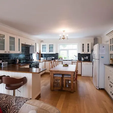 Ferienhaus Luxurious 5 Bedroomed With Sea View Close To Lettermacaward