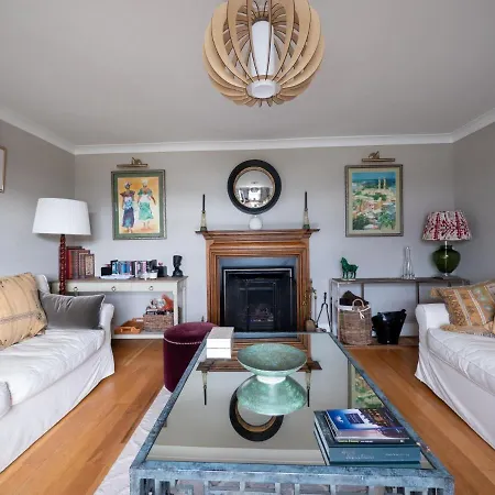 Semesterbostad Luxurious 5 Bedroomed With Sea View Close To Lettermacaward