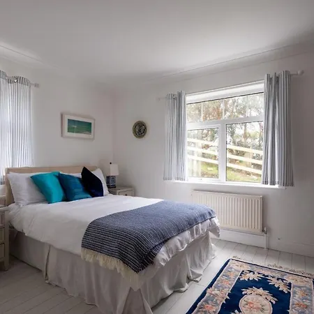 בית נופש Luxurious 5 Bedroomed With Sea View Close To