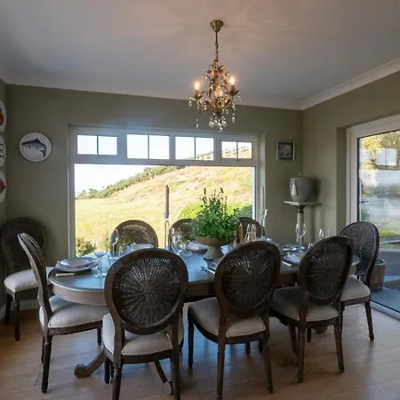 Luxurious 5 Bedroomed With Sea View Close To Semesterbostad