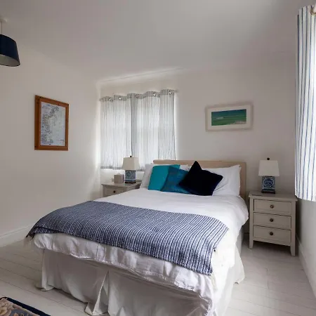 Luxurious 5 Bedroomed With Sea View Close To Lettermacaward