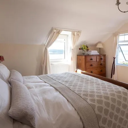 בית נופש Luxurious 5 Bedroomed With Sea View Close To Lettermacaward