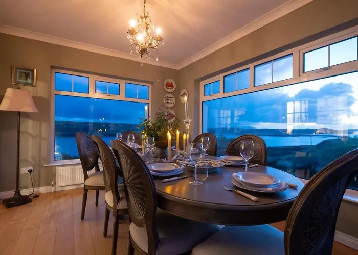 Luxurious 5 Bedroomed With Sea View Close To بيت للعطل *